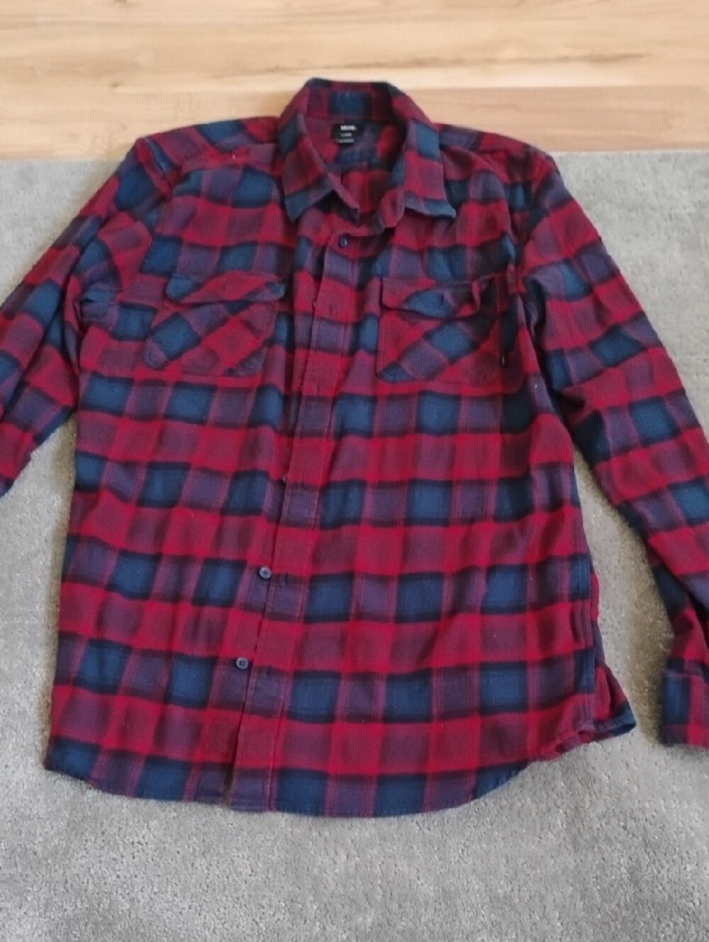 Vans Red and Navy Plaid Flannel Button-Down Shirt. Men's XL. Excellent Conditio - Picture 2 of 8